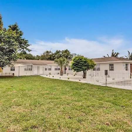 Elegant 2Bd Home, West Palm Beach, Steps To Beach